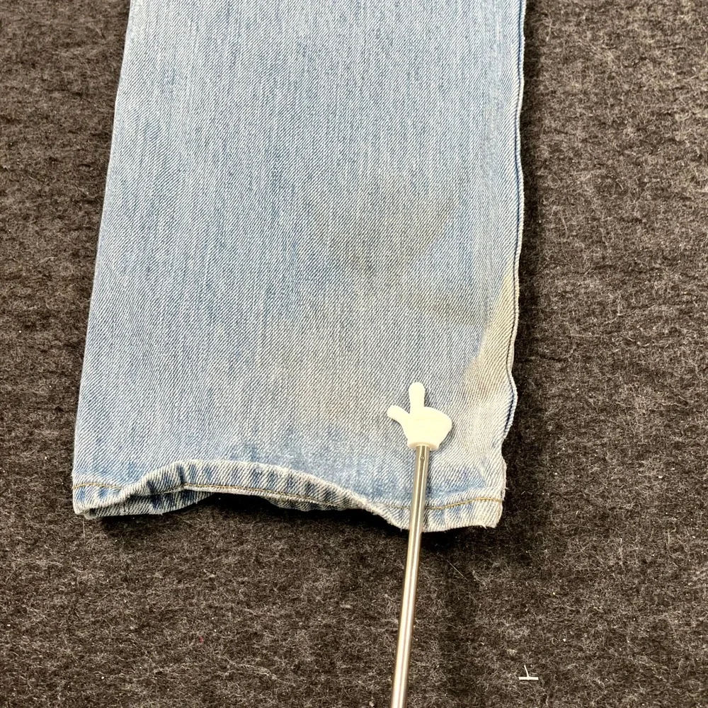 Vintage Levis 501 Original Mens Straight Leg Light Wash Blue Denim Jeans 32x32